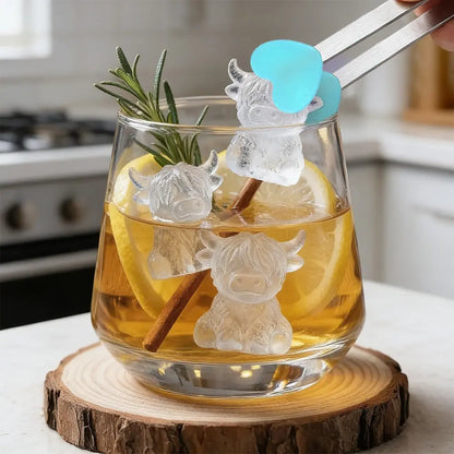 Mini Highland Cow Ice Cube Mold, Ice Cube Tray, Cute 3D Ice Cubes for Drinks, Parties, and Gifts, Perfect for Beverage Enhancements